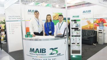 

                                                                                     https://www.maib.md/storage/media/2016/10/25/moldova-agroindbank-a-salutat-oaspetii-expozitiei-farmer-cu-oferte-pe-masura-asteptarilor-acestora/big-moldova-agroindbank-a-salutat-oaspetii-expozitiei-farmer-cu-oferte-pe-masura-asteptarilor-acestora.png
                                            
                                    