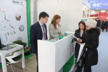 

                                                                                     https://www.maib.md/storage/media/2017/2/1/maib-va-prezenta-la-expozitia-fabricat-in-moldova-noile-produse-pentru-fermieri/big-maib-va-prezenta-la-expozitia-fabricat-in-moldova-noile-produse-pentru-fermieri.png
                                            
                                    