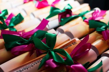 

                                                                                     https://www.maib.md/storage/media/2017/2/22/maib-a-fost-distinsa-cu-diploma-pentru-finantarea-proiectelor-caritabile/big-maib-a-fost-distinsa-cu-diploma-pentru-finantarea-proiectelor-caritabile.png
                                            
                                    