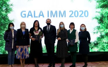 

                                                                                     https://www.maib.md/storage/media/2020/12/30/odimm-si-maib-au-premiat-cei-mai-buni-antreprenori-din-tara/big-odimm-si-maib-au-premiat-cei-mai-buni-antreprenori-din-tara.png
                                            
                                    