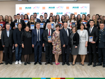 

                                                                                     https://www.maib.md/storage/media/2020/3/5/au-fost-desemnati-cei-mai-buni-studenti-din-republica-moldova/big-au-fost-desemnati-cei-mai-buni-studenti-din-republica-moldova.png
                                            
                                    