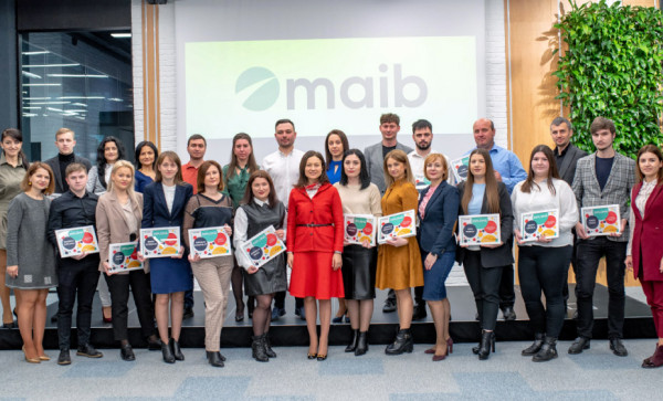 

                                                                                     https://www.maib.md/storage/media/2021/11/19//big-image_1637323503_MlQHI4jvGN.jpg
                                            
                                    