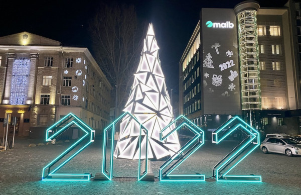 

                                                                                     https://www.maib.md/storage/media/2021/12/27//big-image_1640622115_64m9BwYW52.jpg
                                            
                                    