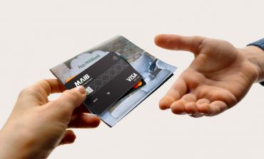 

                                                                                     https://www.maib.md/storage/media/2021/2/11/100-digital-comanda-un-card-de-plata-prin-aplicatia-mobila-maibank-cu-livrare-gratuita-pana-la-usa/big-100-digital-comanda-un-card-de-plata-prin-aplicatia-mobila-maibank-cu-livrare-gratuita-pana-la-usa.png
                                            
                                    
