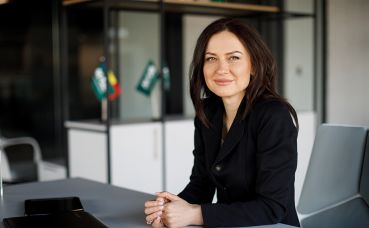 

                                                                                     https://www.maib.md/storage/media/2021/3/10/aliona-stratan-tot-mai-multi-clienti-opteaza-pentru-serviciile-digitale/big-aliona-stratan-tot-mai-multi-clienti-opteaza-pentru-serviciile-digitale.png
                                            
                                    