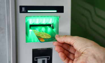 

                                                                                     https://www.maib.md/storage/media/2021/8/16/principiul-card-before-cash-aplicat-la-atm-urile-maib/big-principiul-card-before-cash-aplicat-la-atm-urile-maib.png
                                            
                                    