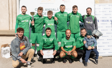 

                                                                                     https://www.maib.md/storage/media/2021/9/28/echipa-de-fotbal-maib-a-castigat-cupa-anuala-de-fotbal-hospice-angelus-moldova/big-echipa-de-fotbal-maib-a-castigat-cupa-anuala-de-fotbal-hospice-angelus-moldova.png
                                            
                                    