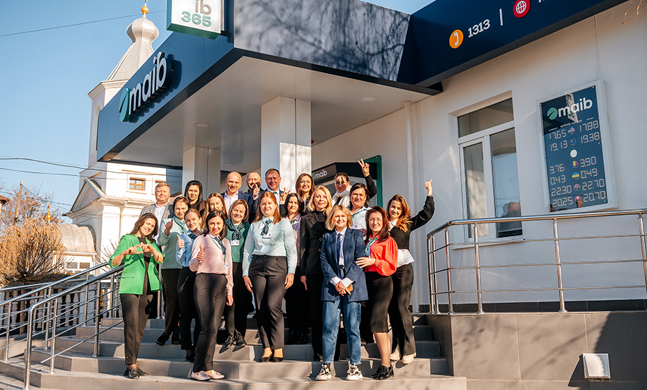 упаковщик на склад. рабочий женщины на складе. требуются рабочие на производство. работа без опыта от 16. работа без опыта от 16.