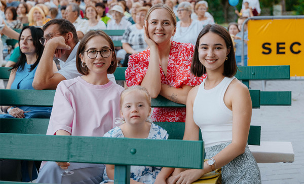 

                                                                                     https://www.maib.md/storage/media/2024/07/12//big-image_1720787551_KizY7VgukM.jpg
                                            
                                    